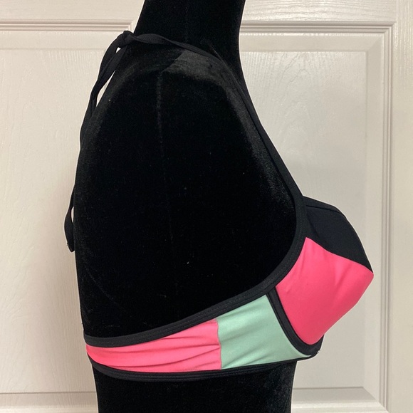 SO  Pink, green & black bathing suit top - Size Medium - Picture 2 of 8